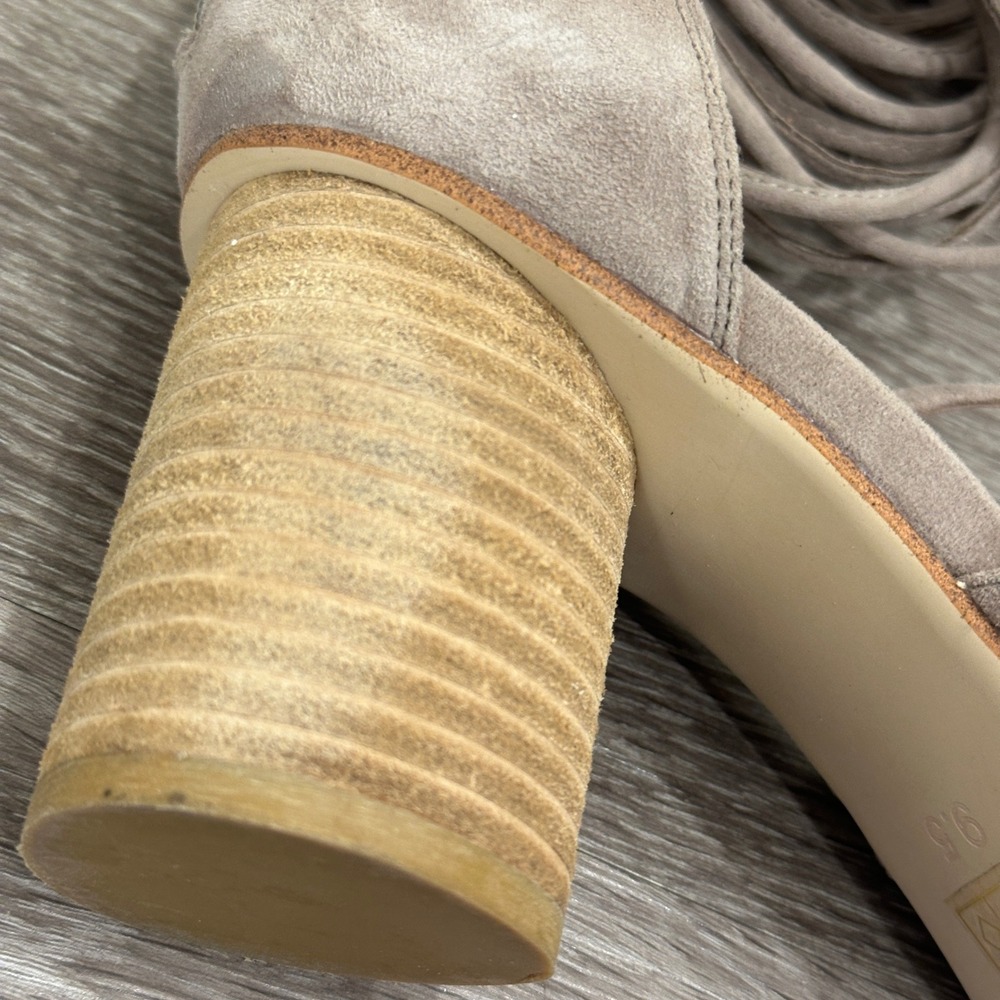 Jeffrey Campbell Despina Taupe Suede Strappy Tassel Block Heel 9.5 Boho Festival - Picture 9 of 12